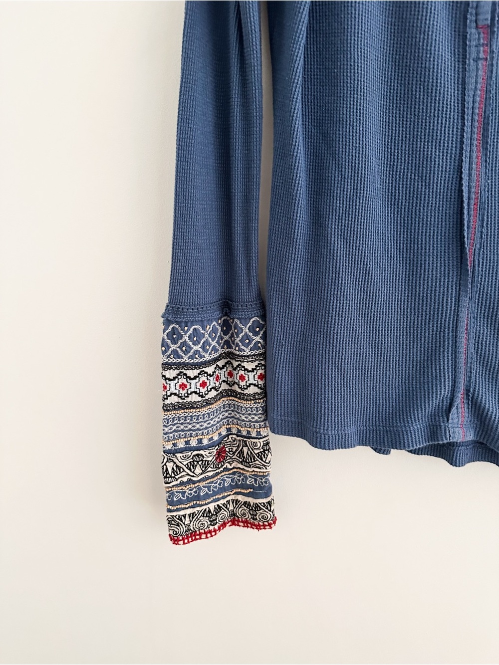 Sundance Caitlin Embroidered Beaded Cuff Henley Top Size Small Blue Waffle Knit - Picture 3 of 7